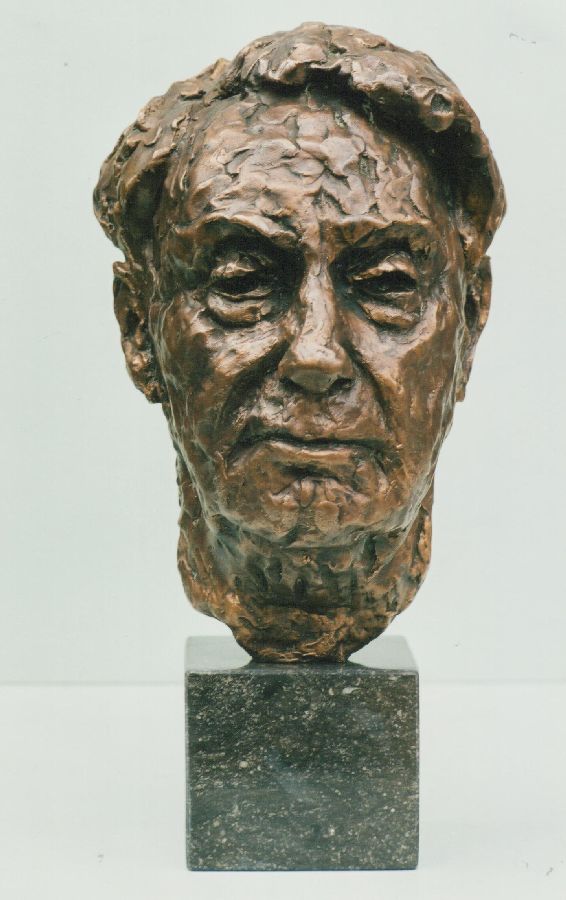Portret Victor Bouter, schilder brons hoogte 45 cm